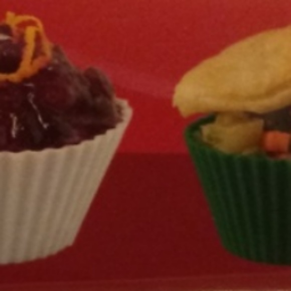 2/$20 GIFT IDEA:NEW CHRISTMAS COOKBOOK CUP - Picture 3 of 8